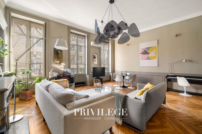 Appartement - 150 m² - 6 pièces