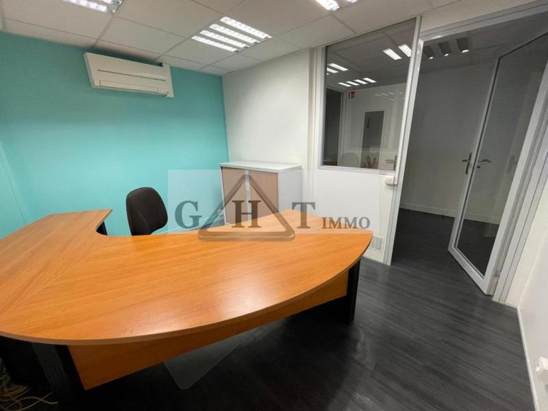 Entrepôt - 1 892 m²