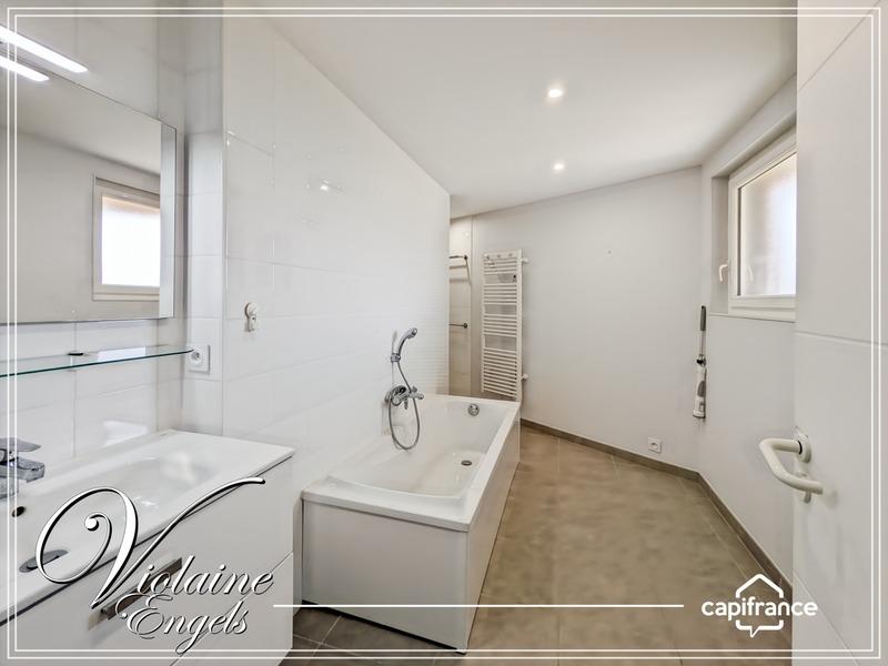 Maison - 184 m² - 9 pièces