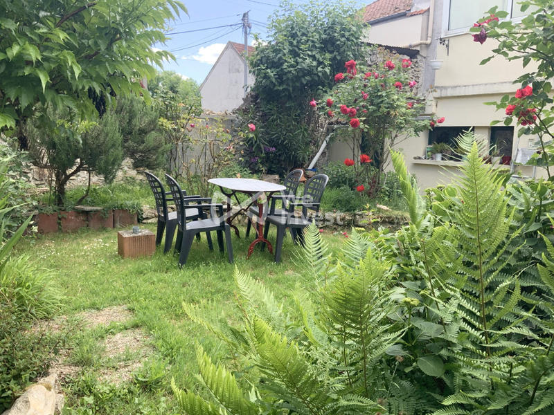 Maison - 90 m² - 5 pièces