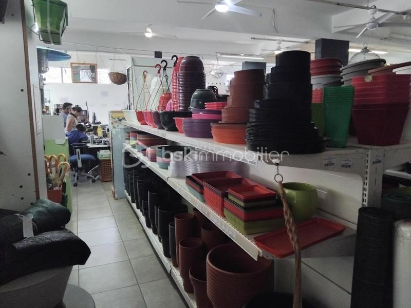 Local commercial - 440 m² - 1 pièce