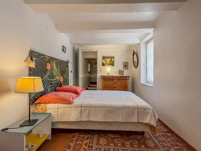 Maison - 257 m² - 9 pièces