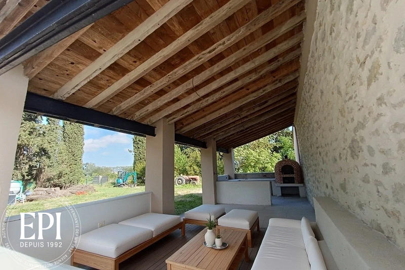 Propriété - 450 m² - 10 pièces