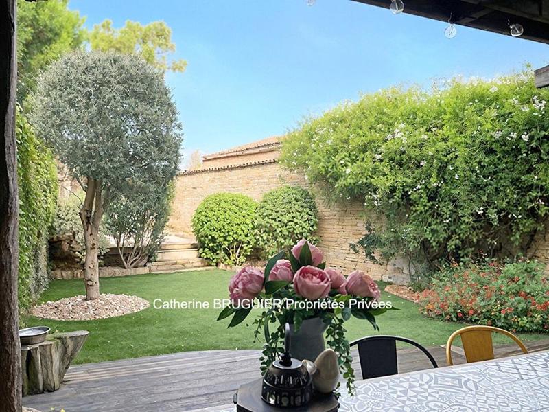 Maison - 235 m² - 9 pièces