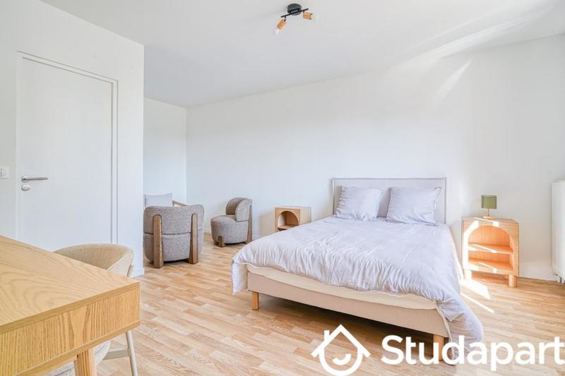 Chambre - 14 m² - 1 pièce