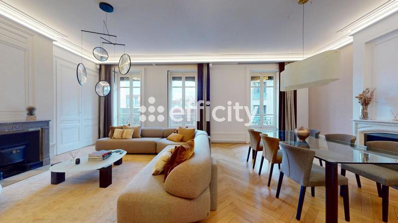 Appartement - 222 m² - 5 pièces
