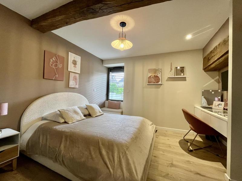 Maison - 341 m² - 8 pièces