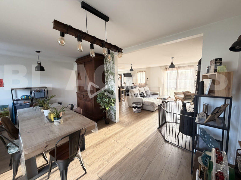 Maison - 143 m² - 6 pièces