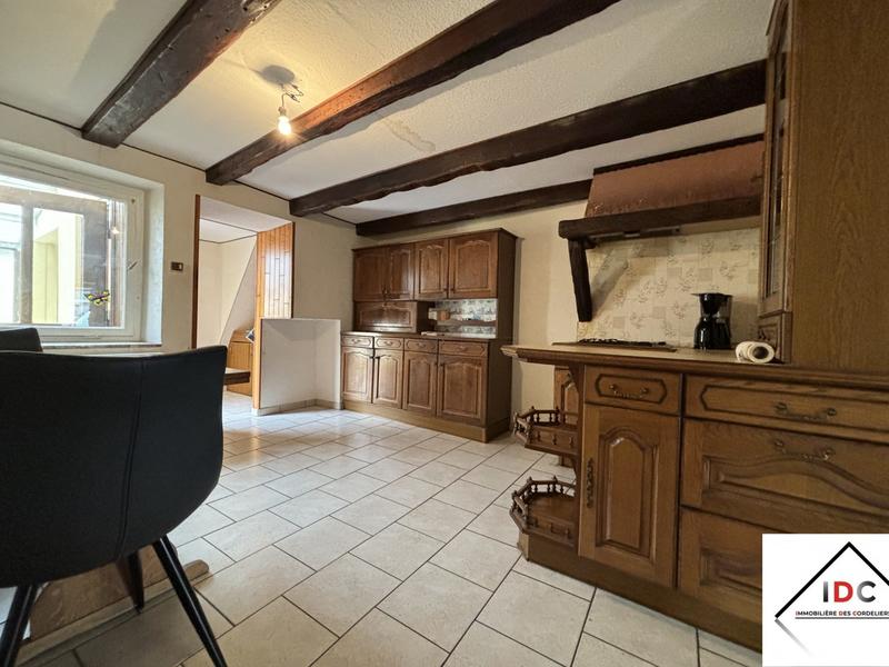 Maison - 202 m² - 6 pièces