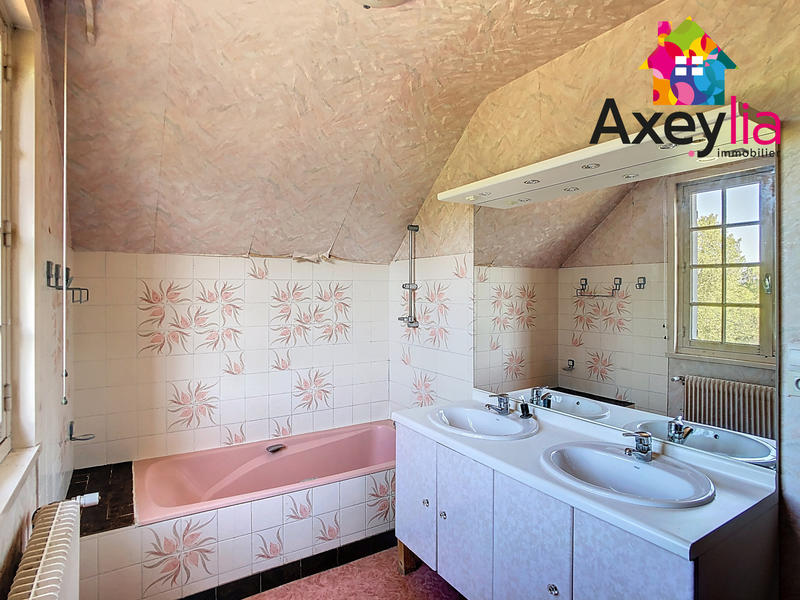 Maison - 179 m² - 9 pièces