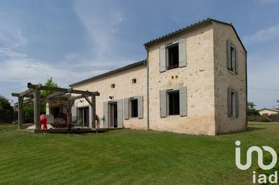 Maison - 207 m² - 7 pièces