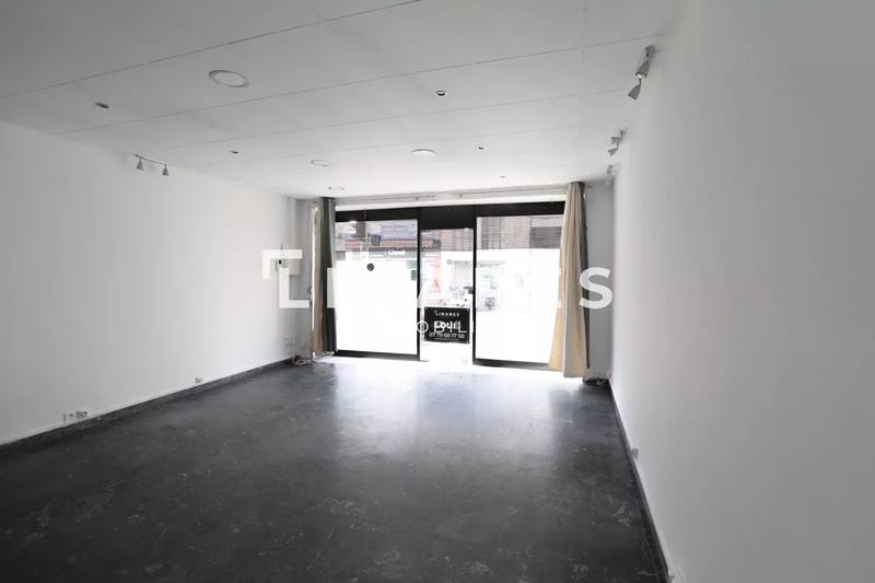 Magasins - 71 m² - 4 pièces