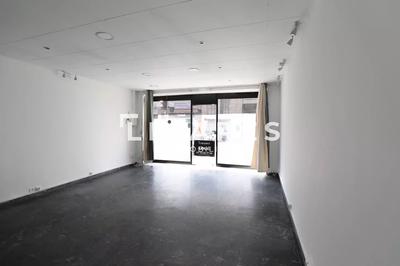 Magasins - 71 m² - 4 pièces