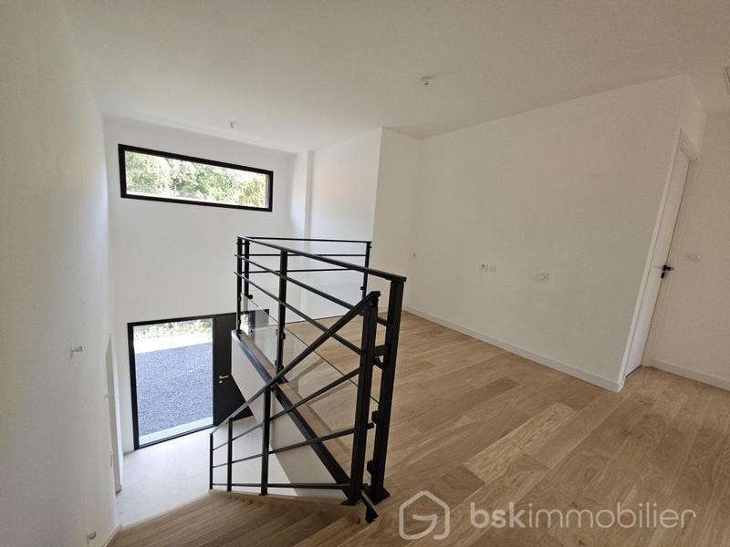 Maison - 280 m² - 8 pièces