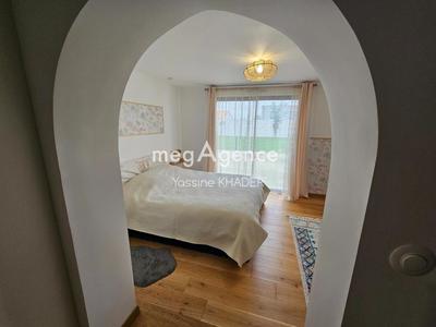 Maison traditionnelle - 185 m² - 6 pièces