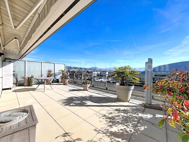 Appartement - 97 m² - 5 pièces