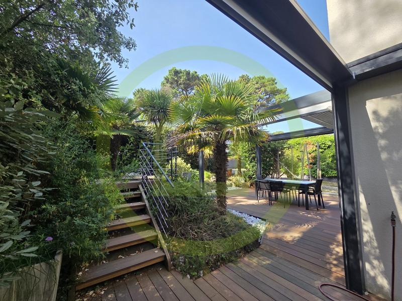 Maison - 168 m² - 6 pièces