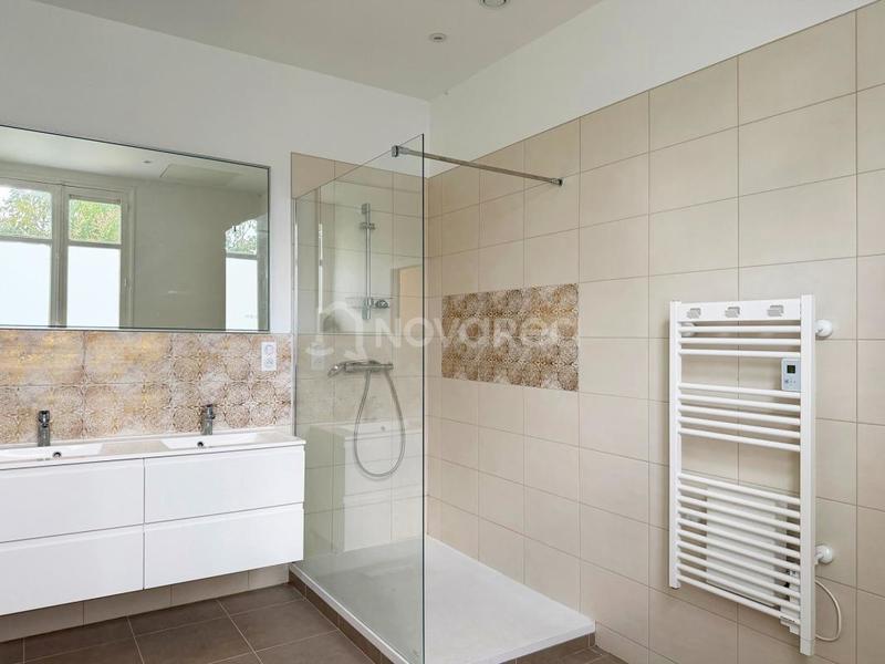 Villa - 310 m² - 12 pièces