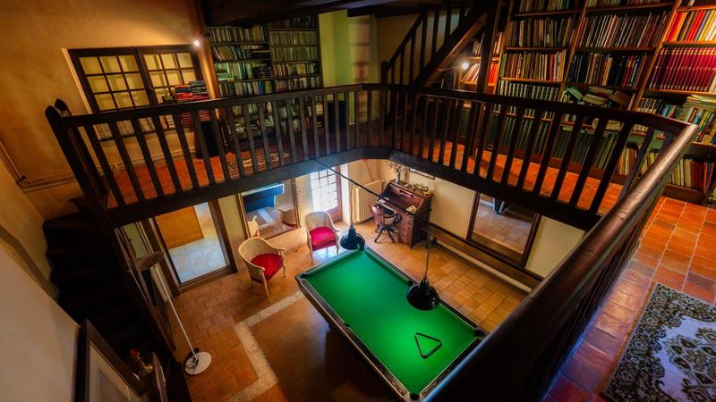 Maison - 660 m² - 16 pièces