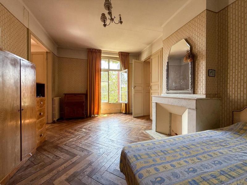 Château - 400 m² - 11 pièces