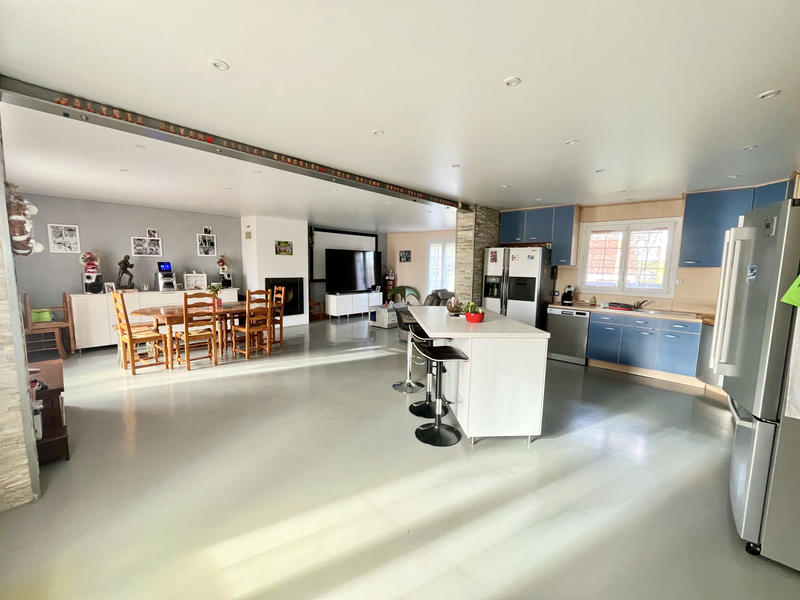 Maison - 160 m² - 8 pièces