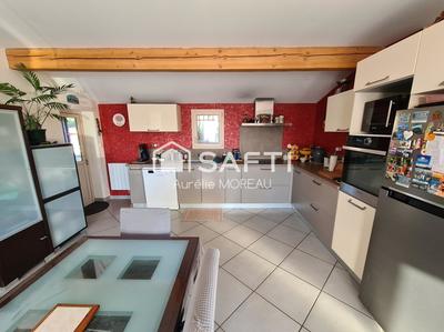 Maison - 185 m² - 8 pièces