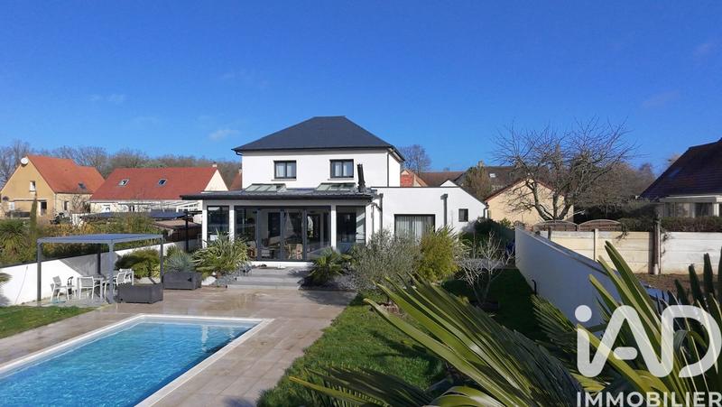 Maison - 205 m² - 7 pièces