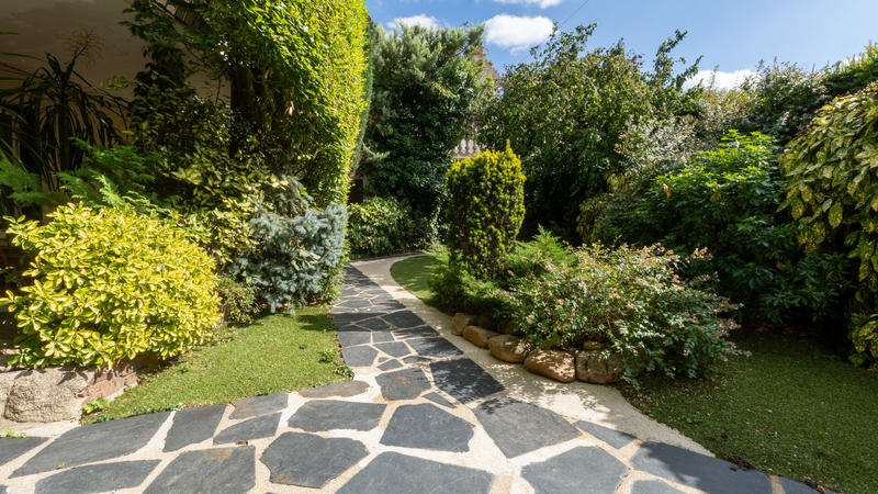 Maison - 280 m² - 7 pièces