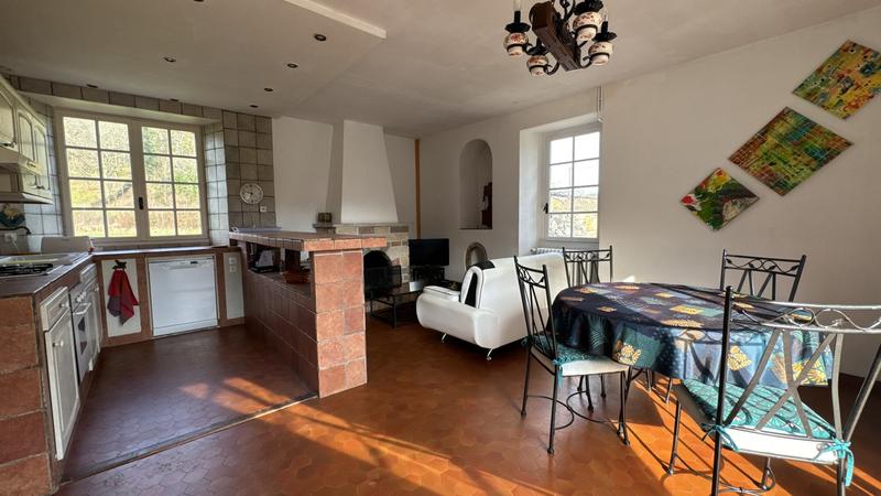 Maison - 400 m² - 12 pièces