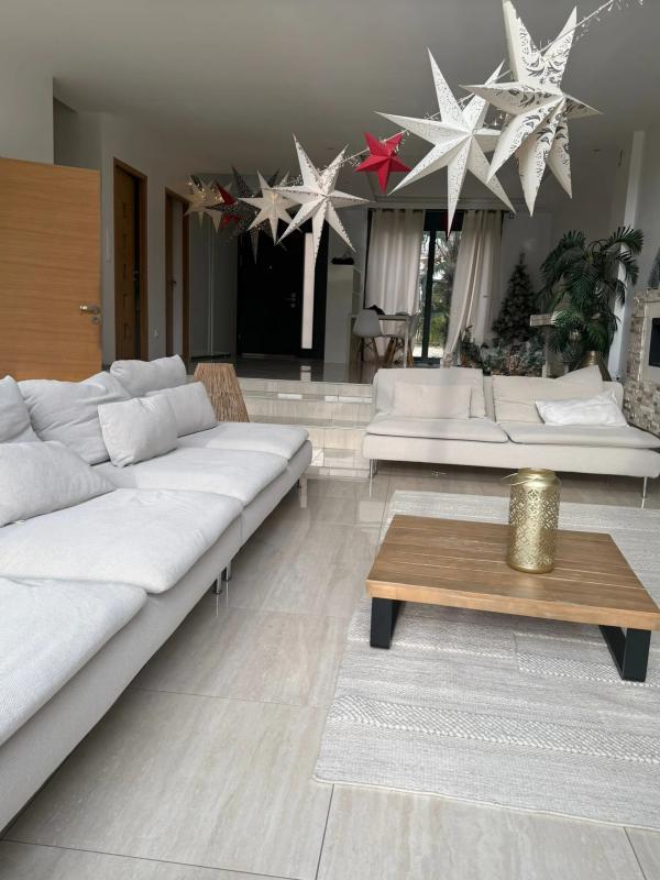 Maison - 252 m² - 11 pièces