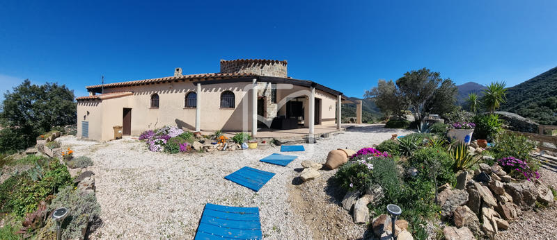 Propriété - 130 m² - 4 pièces