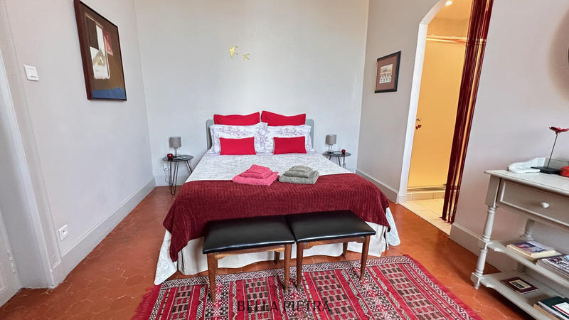 Maison de village - 240 m² - 6 pièces