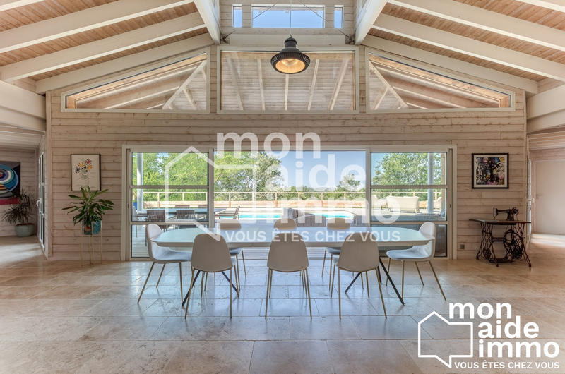 Maison contemporaine - 227 m² - 7 pièces