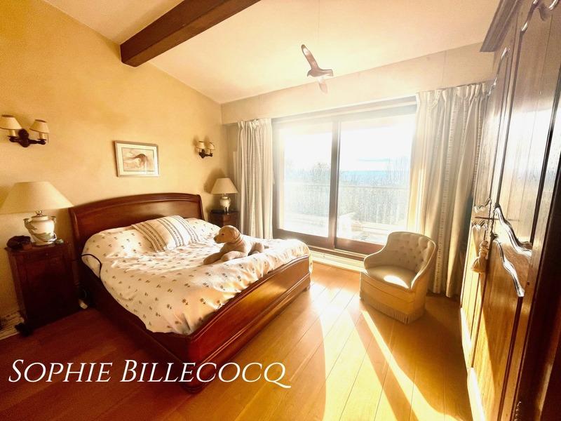 Maison - 248 m² - 8 pièces