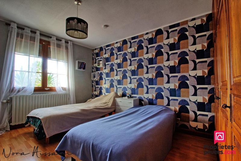 Maison - 880 m² - 7 pièces