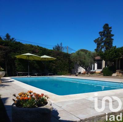 Maison - 230 m² - 10 pièces