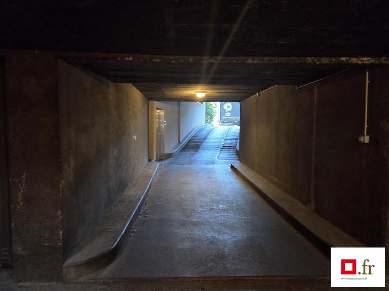 Parking / Garage - 18 m²