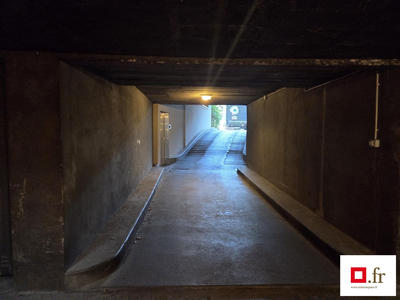 Parking / Garage - 18 m²