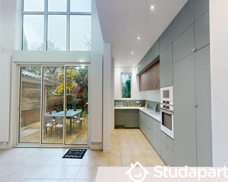 Chambre - 230 m² - 1 pièce