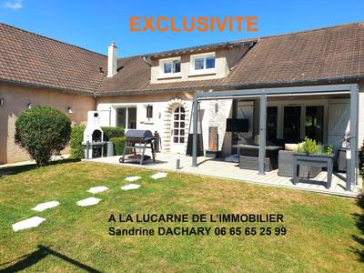 Maison - 260 m² - 10 pièces