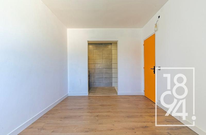 Maison - 180 m² - 5 pièces