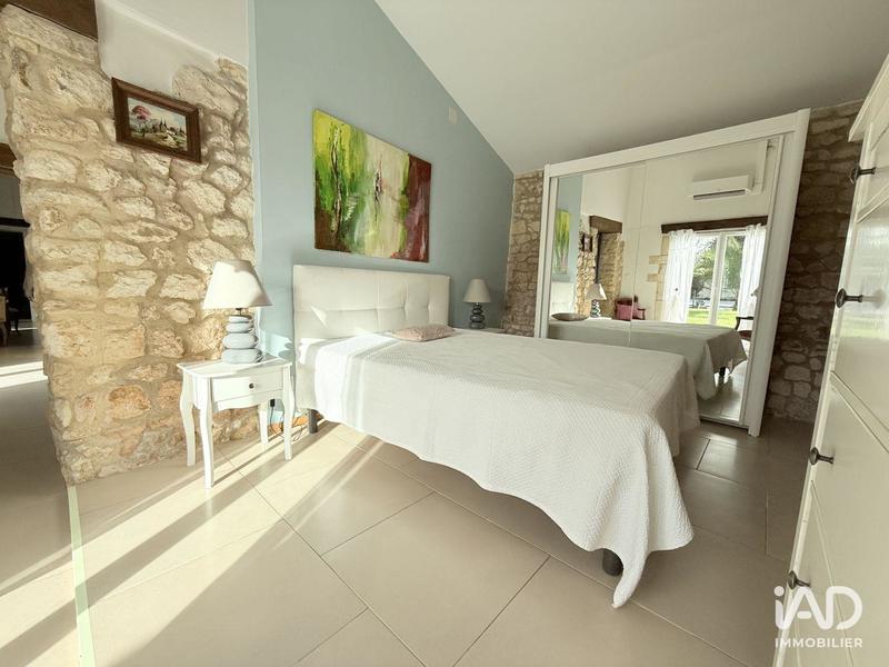 Maison - 240 m² - 5 pièces