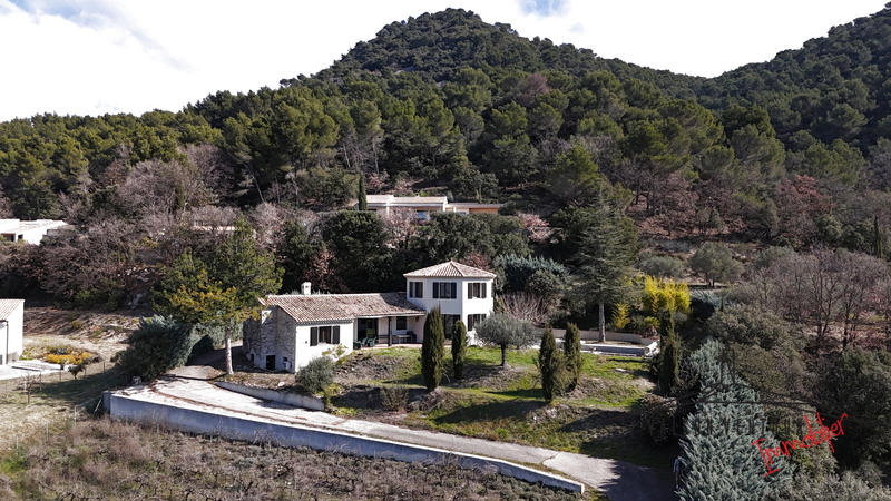 Villa - 174 m² - 6 pièces