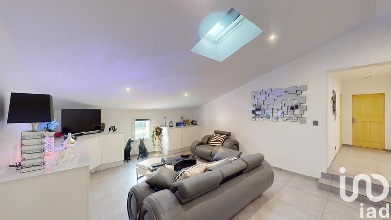 Maison - 270 m² - 9 pièces