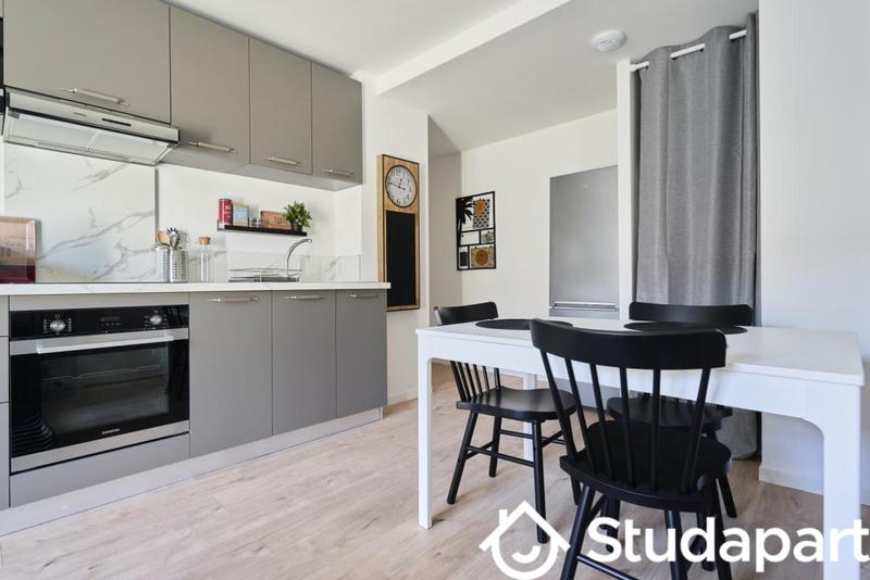 Chambre - 12 m² - 1 pièce