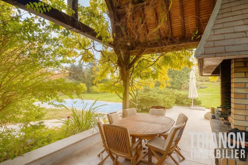 Maison - 326 m² - 7 pièces