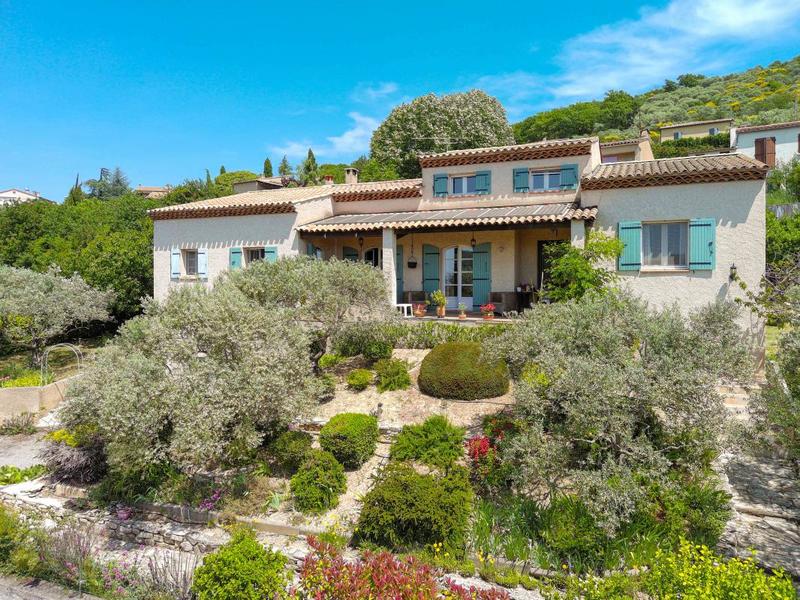 Maison - 150 m² - 4 pièces