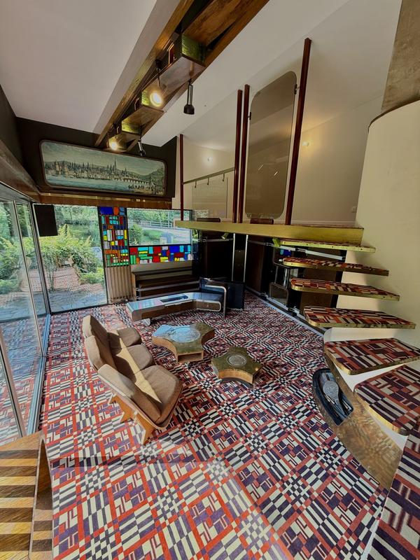 Maison traditionnelle - 232 m² - 7 pièces