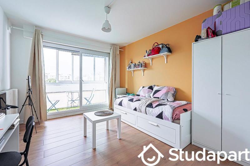 Chambre - 11 m² - 1 pièce