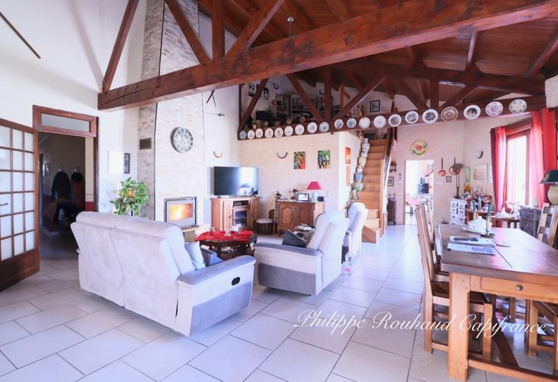 Maison - 420 m² - 17 pièces